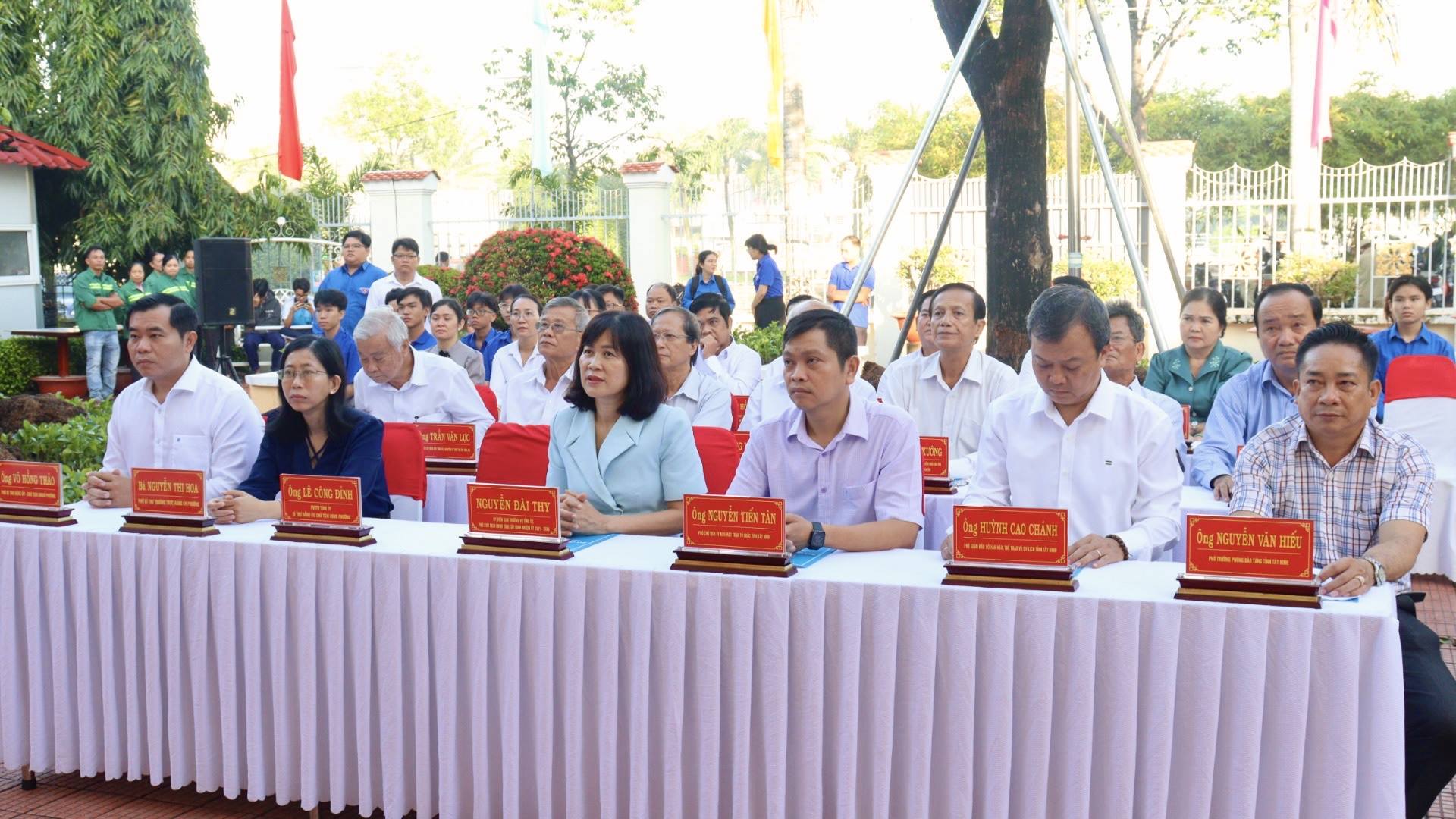 អង់គ្លេស៖